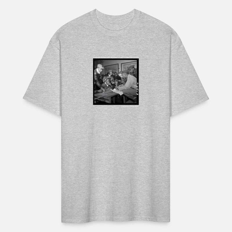 Tuegee Airmen Preparing For Battle Ww2